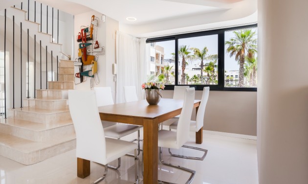Herverkoop - Villa - Orihuela Costa - La Zenia