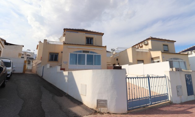 Herverkoop - Villa - Orihuela Costa - Los Balcones