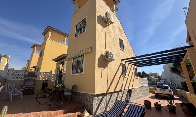 Herverkoop - Villa - Villamartín - Lomas del Golf
