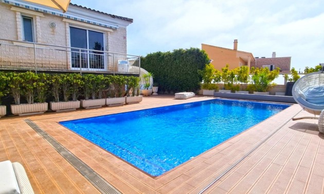 Herverkoop - Villa - Torrevieja - La Mata