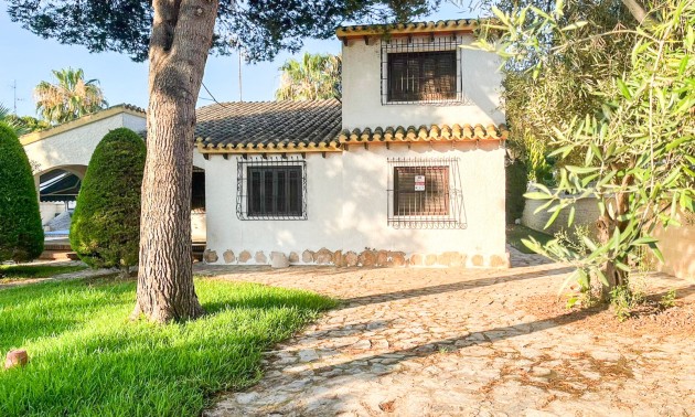 Herverkoop - Villa - Orihuela Costa - Punta Prima