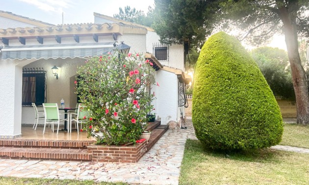 Herverkoop - Villa - Orihuela Costa - Punta Prima