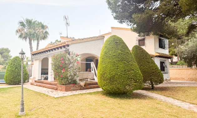 Herverkoop - Villa - Orihuela Costa - Punta Prima