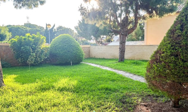 Herverkoop - Villa - Orihuela Costa - Punta Prima