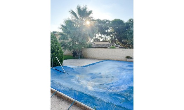Herverkoop - Villa - Orihuela Costa - Punta Prima