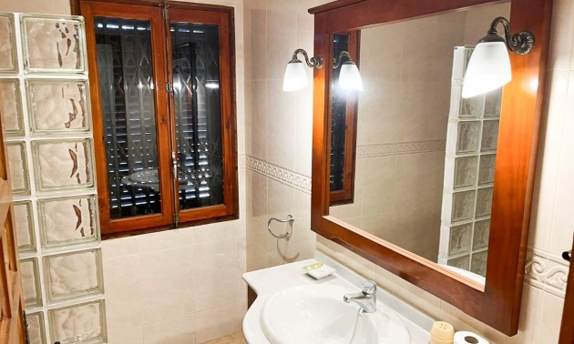 Herverkoop - Villa - Orihuela Costa - Punta Prima