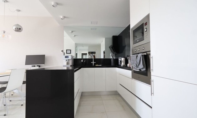 Resale - Apartment - Orihuela Costa