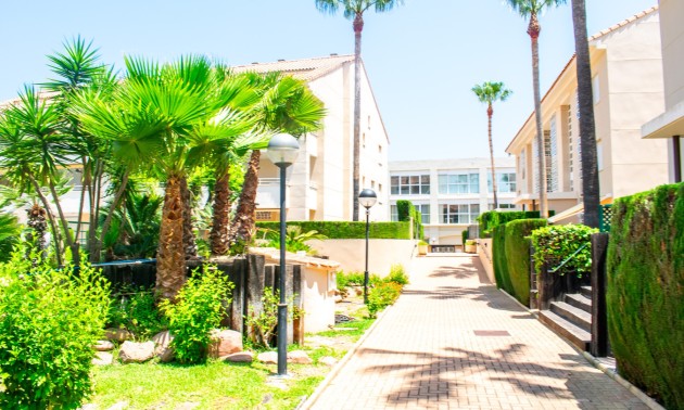 Herverkoop - Apartment - Jávea - El Arenal
