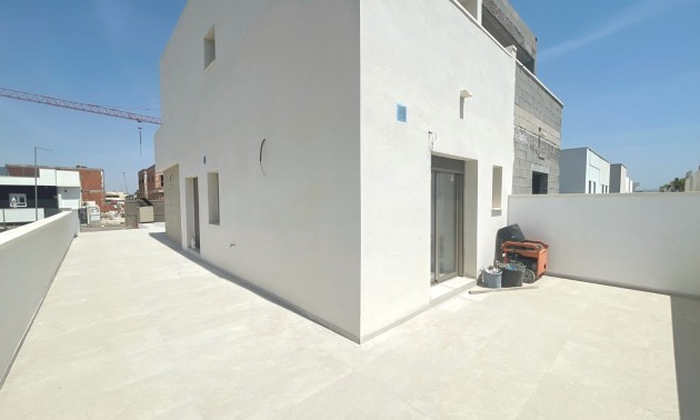Herverkoop - Villa - Daya Nueva