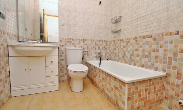 Herverkoop - Apartment - Villamartín - PAU 8