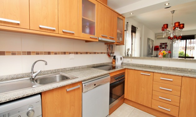 Herverkoop - Villa - Villamartín - PAU 8