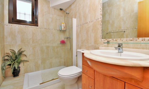 Herverkoop - Villa - Villamartín - PAU 8