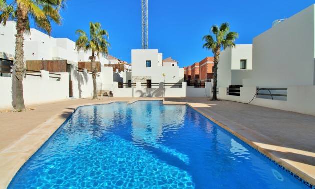 Herverkoop - Villa - Villamartín - PAU 8