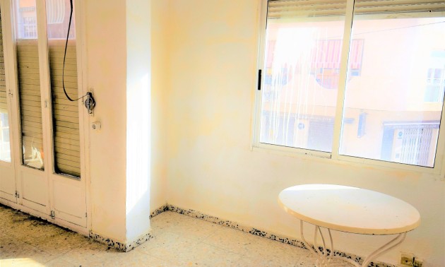 Herverkoop - Apartment - Guardamar del Segura