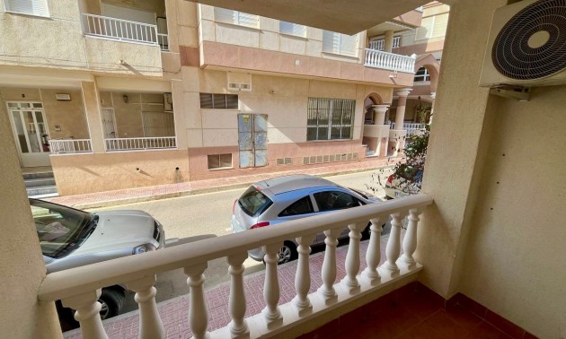 Herverkoop - Apartment - Torrevieja - La Mata