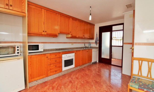 Herverkoop - Villa - Orihuela - Los Desamparados