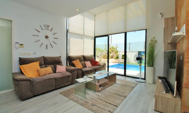 Herverkoop - Villa - Cabo Roig