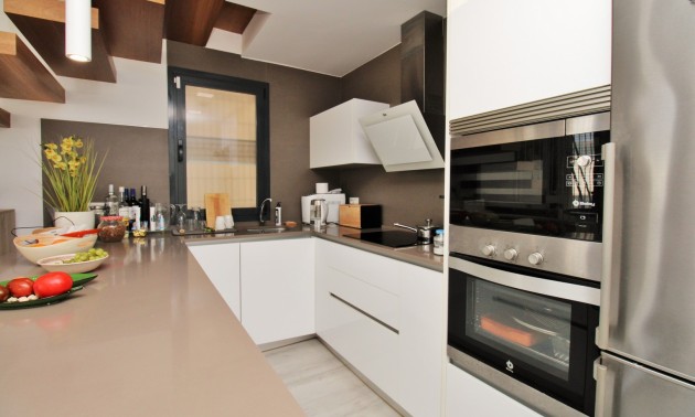 Herverkoop - Villa - Cabo Roig