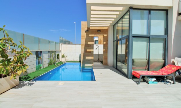 Herverkoop - Villa - Cabo Roig