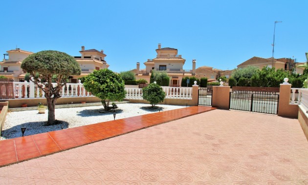 Resale - Townhouse - La Zenia