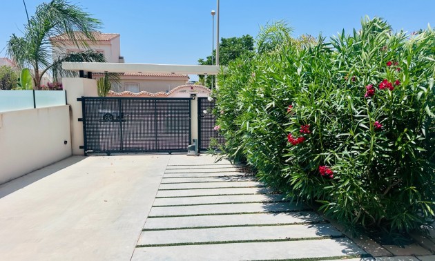 Resale - Villa - Rojales