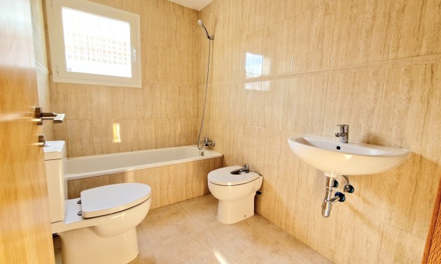 New Build - detached - Purias